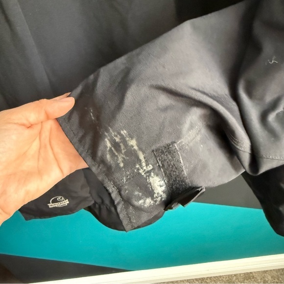 Carhartt Black Weather-Resistant Minimalist Design - Picture 6 of 16